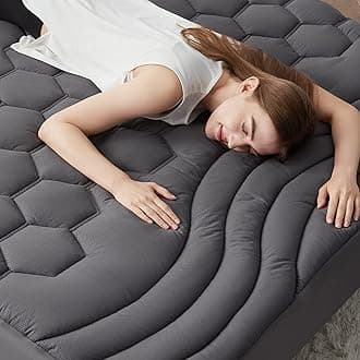 Bedsure King Size Mattress Pad - Soft Cooling Mattress Cover Padded, Quilted Fitted Mattress Protector with 8-21" Deep Pocket, Breathable Fluffy Pillow Top, Grey, 78x80 Inches